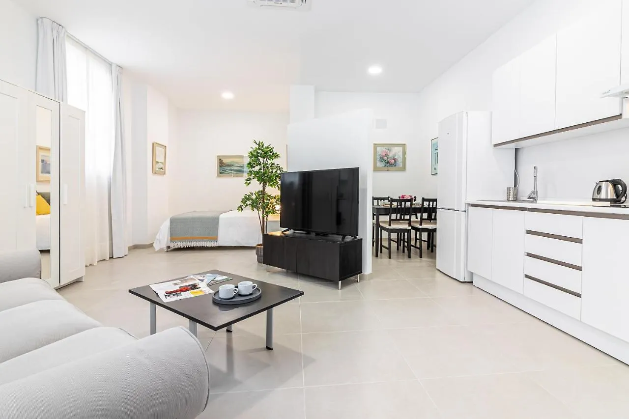 Malaga Center Flat. City Center Train Station Apartment