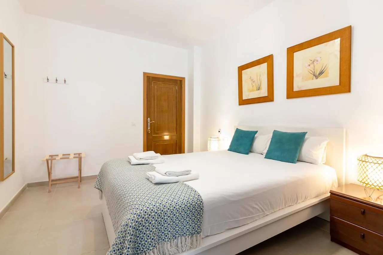 Malaga Center Flat. City Center Train Station Apartment